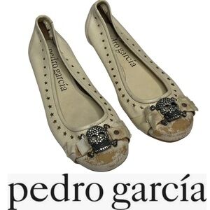 RARE PEDRO GARCIA Bone Avalon Flats With Skull and Crossbones 36.5